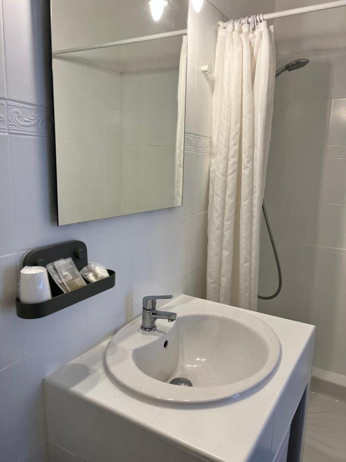 Les Enfants Terribles Hotell Villeneuve-lès-Béziers Eksteriør bilde
